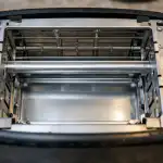 Et hemmeligt trick til at befri din brødrister for brændte krummer og brændt lugt for altid et-hemmeligt-trick-til-at-befri-din-broedrister-for-braendte.png