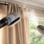 Sådan frisker du hurtigt gardinerne op direkte på gardinstangen uden at vaske og stryge dem saadan-frisker-du-hurtigt-gardinerne-op-direkte-paa-gardinstangen-uden.png